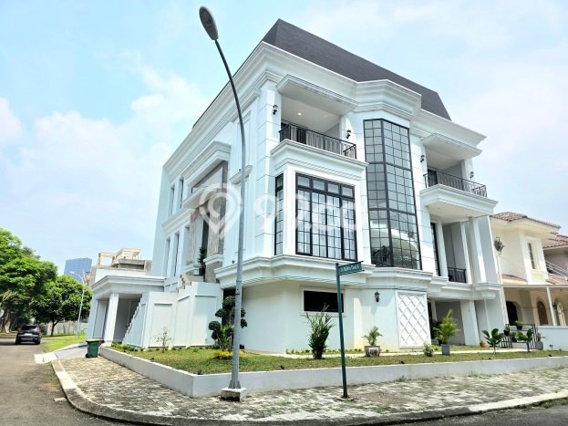 Kesempatan Investasi 5 Kamar Tidur dan 5 Kamar Mandi di Lokasi Strategis Alam Sutera, Tangerang Kesempatan Investasi 5 Kamar Tidur dan 5 Kamar Mandi di Lokasi Strategis Alam Sutera, Tangerang