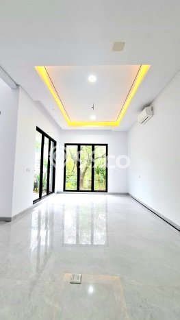 Rumah Luxury Modern Siap Huni di BSD Tangerang Rumah Luxury Modern Siap Huni di BSD Tangerang
