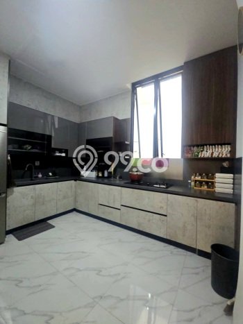 Rumah 5 KT 5 KM Luas Tanah 500m², LB 1000m² di BSD, Tangerang Rumah 5 KT 5 KM Luas Tanah 500m², LB 1000m² di BSD, Tangerang