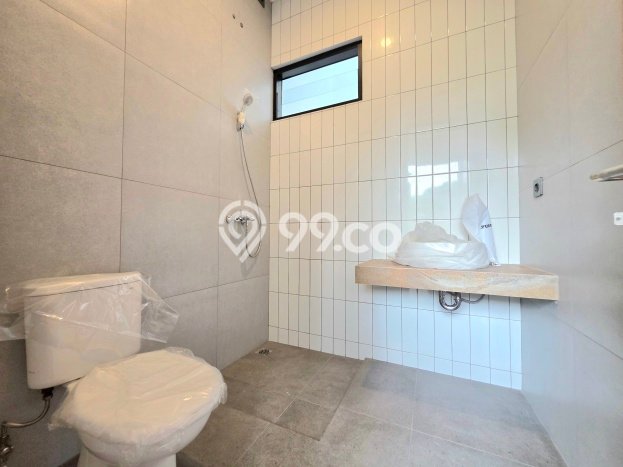 Hunian Mewah Siap Huni LT 120m2 di BSD, Tangerang Selatan Hunian Mewah Siap Huni LT 120m2 di BSD, Tangerang Selatan