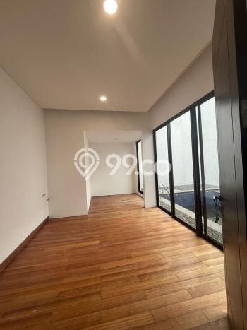 HARGA TERBAIK! Rumah Premium di BSD Green Wich, LT 250m² Bangunan 230m² HARGA TERBAIK! Rumah Premium di BSD Green Wich, LT 250m² Bangunan 230m²