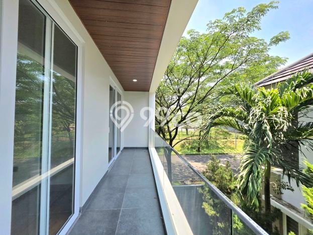 Rumah Mewah Dijual LT 212m2 di BSD, Tangerang Selatan Rumah Mewah Dijual LT 212m2 di BSD, Tangerang Selatan