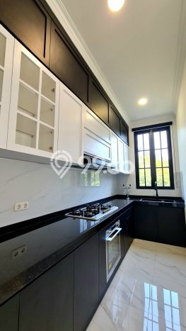 Rumah Kawasan BSD, LT 151m², LB 378m² Rumah Kawasan BSD, LT 151m², LB 378m²