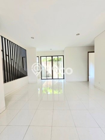 Rumah Elit Modern Tanpa Renovasi di BSD Foresta Tangerang Rumah Elit Modern Tanpa Renovasi di BSD Foresta Tangerang