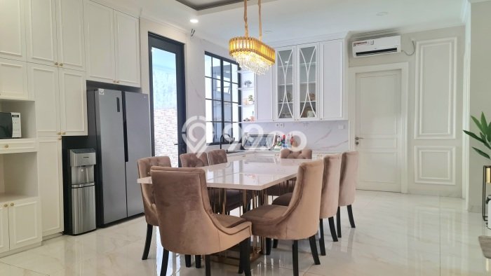 Rumah Mewah LB 405m2 Siap Pakai Desain Elegan di BSD, Tangerang Rumah Mewah LB 405m2 Siap Pakai Desain Elegan di BSD, Tangerang
