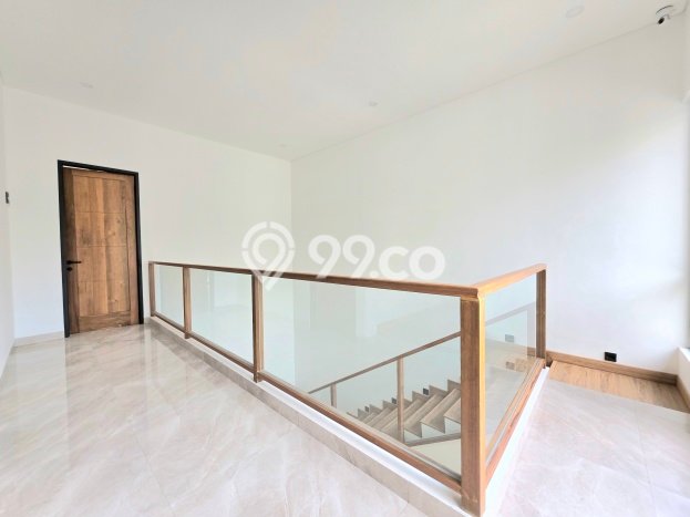Rumah Eksklusif Dijual LT 180m2 di BSD, Tangerang Selatan Rumah Eksklusif Dijual LT 180m2 di BSD, Tangerang Selatan
