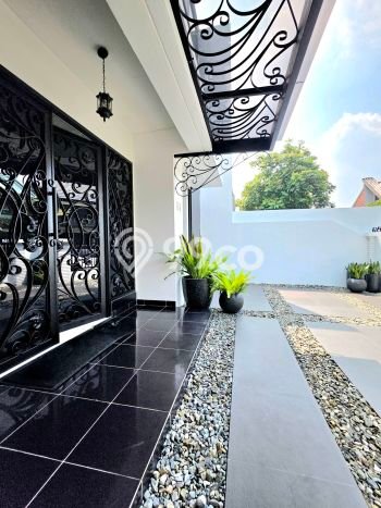 Hunian Mewah Dijual LT 180m2 di BSD, Tangerang Selatan Hunian Mewah Dijual LT 180m2 di BSD, Tangerang Selatan
