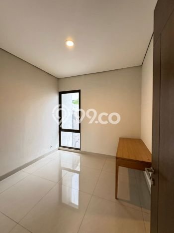 Rumah Mewah LB 215m2 Siap Pakai Desain Elegan di BSD Green Wich, Tangerang Rumah Mewah LB 215m2 Siap Pakai Desain Elegan di BSD Green Wich, Tangerang