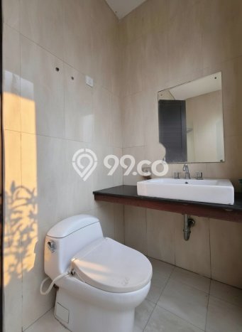 Ready to Use! Premium House LT 171m2 Desain Elegan di BSD Ready to Use! Premium House LT 171m2 Desain Elegan di BSD