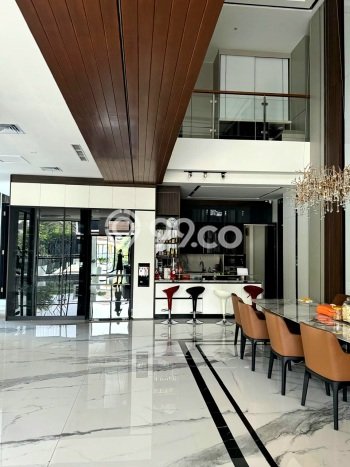 Rumah 5 KT 5 KM Luas Tanah 500m², LB 1000m² di BSD, Tangerang Rumah 5 KT 5 KM Luas Tanah 500m², LB 1000m² di BSD, Tangerang