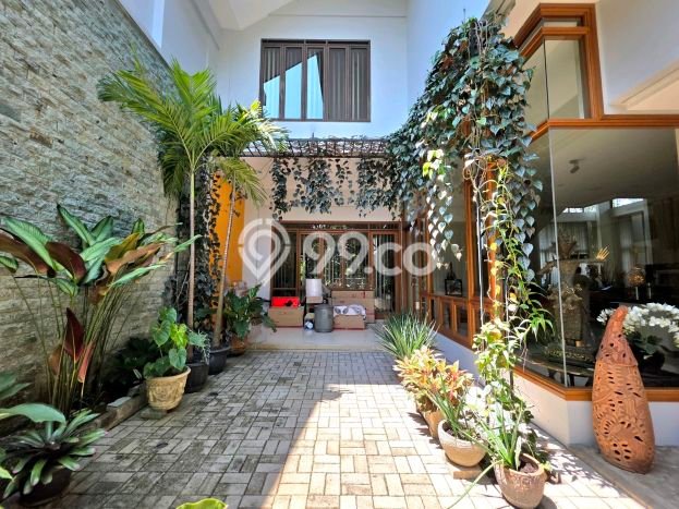 Jual Rumah Luas Megah Dengan View Cantik di BSD City, Tangerang Jual Rumah Luas Megah Dengan View Cantik di BSD City, Tangerang