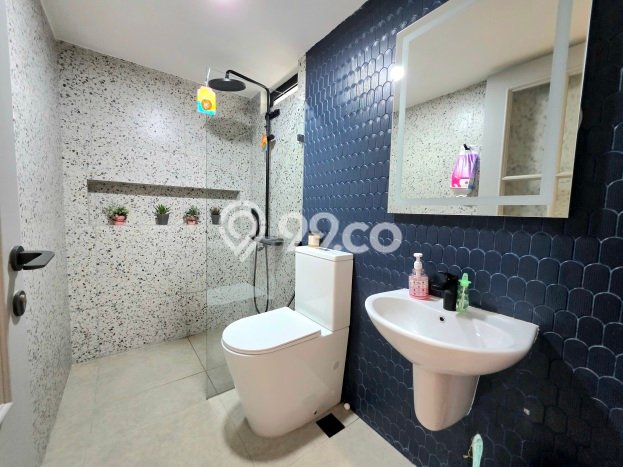 Kesempatan Investasi 5 Kamar Tidur dan 5 Kamar Mandi di Lokasi Strategis Alam Sutera, Tangerang Kesempatan Investasi 5 Kamar Tidur dan 5 Kamar Mandi di Lokasi Strategis Alam Sutera, Tangerang