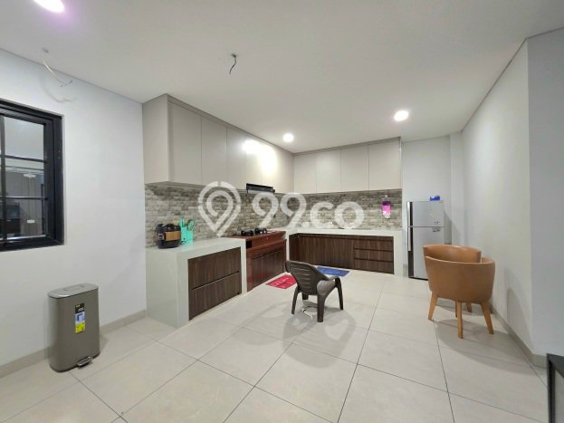 Kesempatan Investasi 5 Kamar Tidur dan 5 Kamar Mandi di Lokasi Strategis Alam Sutera, Tangerang Kesempatan Investasi 5 Kamar Tidur dan 5 Kamar Mandi di Lokasi Strategis Alam Sutera, Tangerang