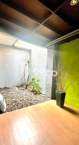 Ready to Use! Luxury House LT 200m2 Desain Modern di BSD Ready to Use! Luxury House LT 200m2 Desain Modern di BSD