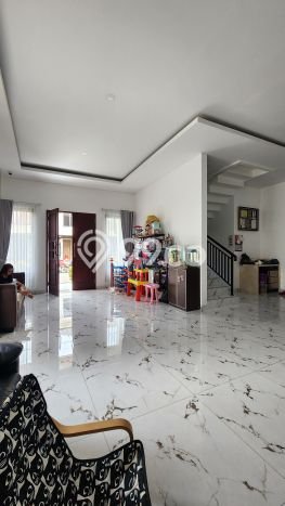 HOT DEAL! Rumah Berkualitas di BSD Eminent, Tangerang, Luas 200m² LB 185m² HOT DEAL! Rumah Berkualitas di BSD Eminent, Tangerang, Luas 200m² LB 185m²