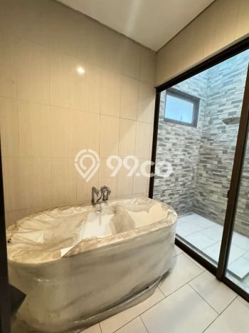 Rumah Mewah LB 215m2 Siap Pakai Desain Elegan di BSD Green Wich, Tangerang Rumah Mewah LB 215m2 Siap Pakai Desain Elegan di BSD Green Wich, Tangerang
