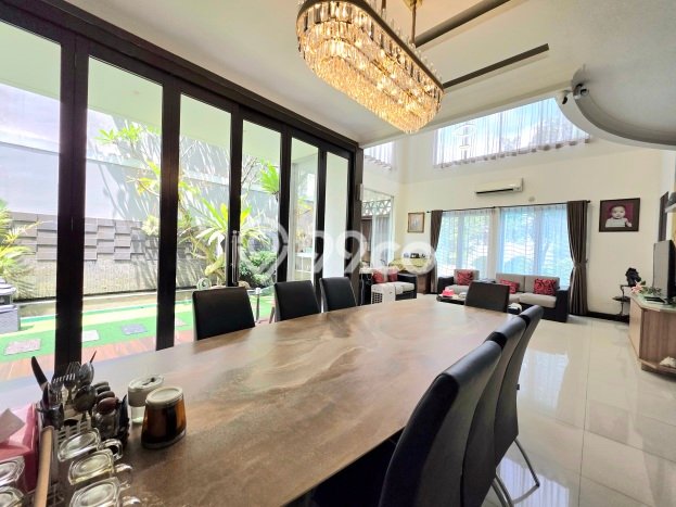 SPECIAL PRICE! Rumah Strategis lokasi BSD, Luas 500m² LB 425m² SPECIAL PRICE! Rumah Strategis lokasi BSD, Luas 500m² LB 425m²
