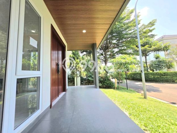 Rumah Mewah Dijual LT 212m2 di BSD, Tangerang Selatan Rumah Mewah Dijual LT 212m2 di BSD, Tangerang Selatan