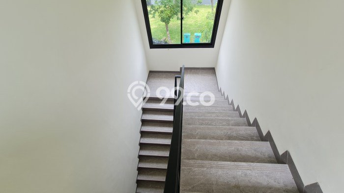 Jual Rumah Mewah Megah Dengan View Eksklusif di BSD Eminent, Tangerang Jual Rumah Mewah Megah Dengan View Eksklusif di BSD Eminent, Tangerang