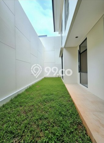 Ready to Use! Premium House LT 220m2 Desain Elegan di BSD Ready to Use! Premium House LT 220m2 Desain Elegan di BSD
