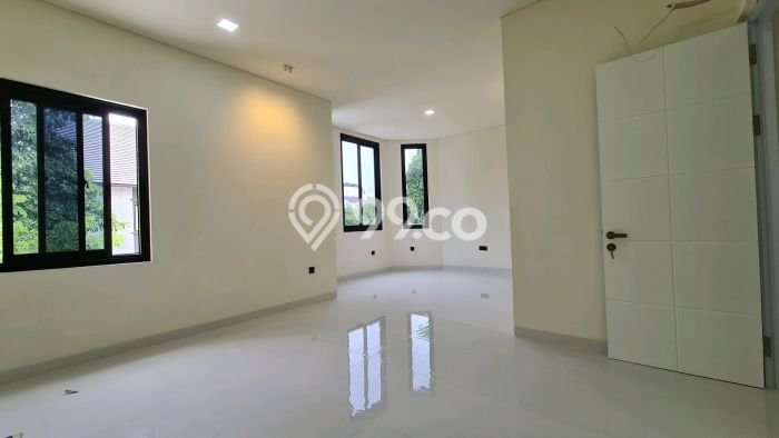 Jual Rumah Mewah Megah Dengan View Eksklusif di BSD Eminent, Tangerang Jual Rumah Mewah Megah Dengan View Eksklusif di BSD Eminent, Tangerang