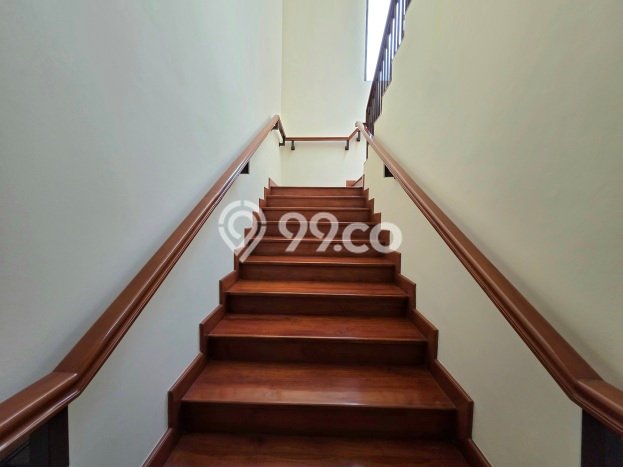 Rumah 4 KT 5 KM Luas Tanah 630m2m², LB 348m2m² di , Tangerang Rumah 4 KT 5 KM Luas Tanah 630m2m², LB 348m2m² di , Tangerang