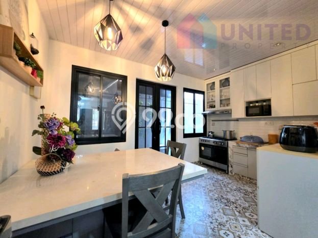 Jual Rumah Luas Megah Dengan View Eksklusif di BSD, Tangerang Jual Rumah Luas Megah Dengan View Eksklusif di BSD, Tangerang