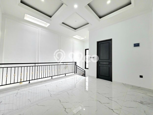 Hunian Eksklusif Siap Huni LT 200m2 di BSD, Tangerang Selatan Hunian Eksklusif Siap Huni LT 200m2 di BSD, Tangerang Selatan