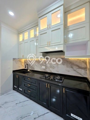 Rumah Luxury Modern Tanpa Renovasi di BSD City Tangerang Rumah Luxury Modern Tanpa Renovasi di BSD City Tangerang