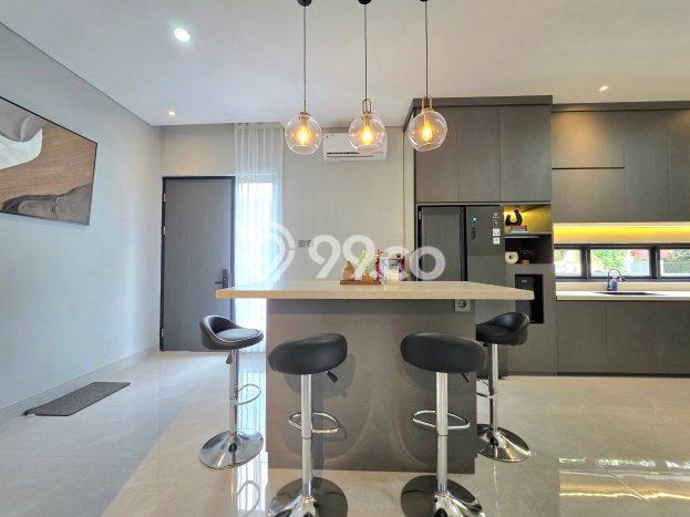 Hunian Mewah LB 250m2 Siap Huni Desain Elegan di BSD, Tangerang Hunian Mewah LB 250m2 Siap Huni Desain Elegan di BSD, Tangerang