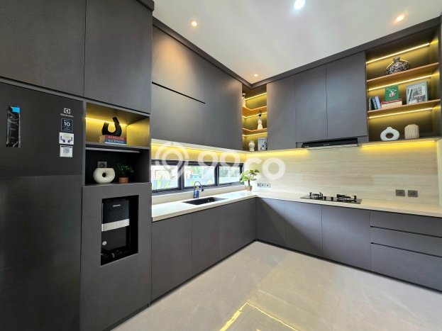 Hunian Mewah LB 250m2 Siap Huni Desain Elegan di BSD, Tangerang Hunian Mewah LB 250m2 Siap Huni Desain Elegan di BSD, Tangerang