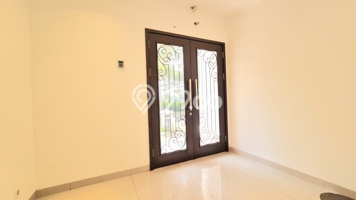 Rumah Luxury Modern Tanpa Renovasi di BSD Tangerang Rumah Luxury Modern Tanpa Renovasi di BSD Tangerang