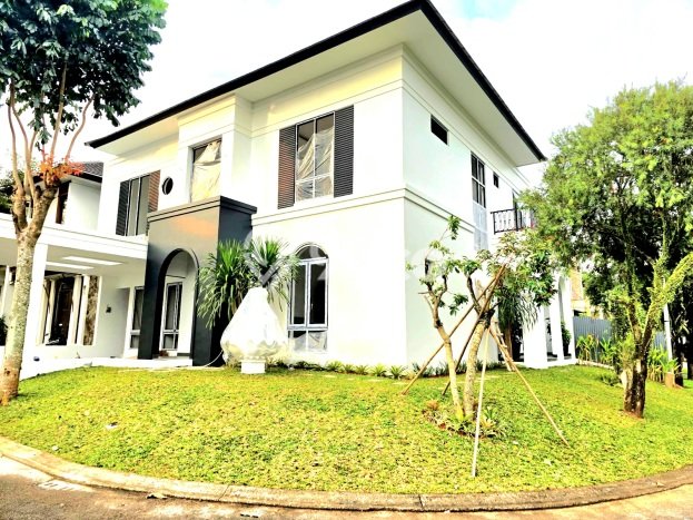 Dijual Rumah Mewah Megah Dengan View Eksklusif di BSD, Tangerang Dijual Rumah Mewah Megah Dengan View Eksklusif di BSD, Tangerang