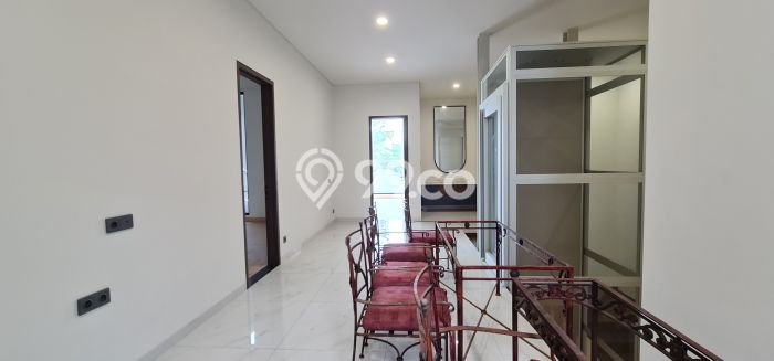 For Sale! Premium House LT 250m2 Desain Elegan di Gading Serpong For Sale! Premium House LT 250m2 Desain Elegan di Gading Serpong