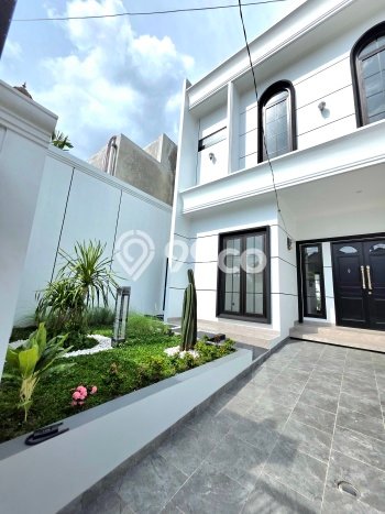 Hunian Eksklusif Siap Huni LT 200m2 di BSD, Tangerang Selatan Hunian Eksklusif Siap Huni LT 200m2 di BSD, Tangerang Selatan