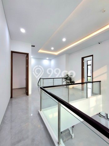 Rumah Luxury Modern Siap Huni di BSD Tangerang Rumah Luxury Modern Siap Huni di BSD Tangerang