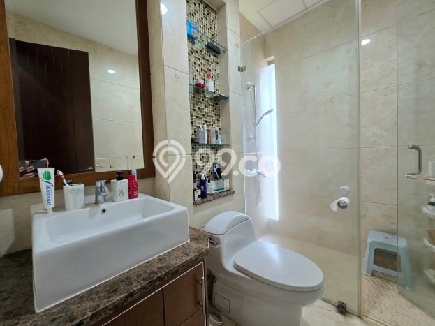 Rumah 4 KT 5 KM Luas Tanah 630m2m², LB 348m2m² di , Tangerang Rumah 4 KT 5 KM Luas Tanah 630m2m², LB 348m2m² di , Tangerang