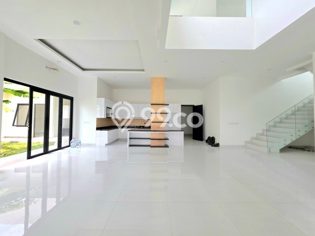 Rumah Eksklusif Dijual LT 375m2 di BSD, Tangerang Selatan Rumah Eksklusif Dijual LT 375m2 di BSD, Tangerang Selatan
