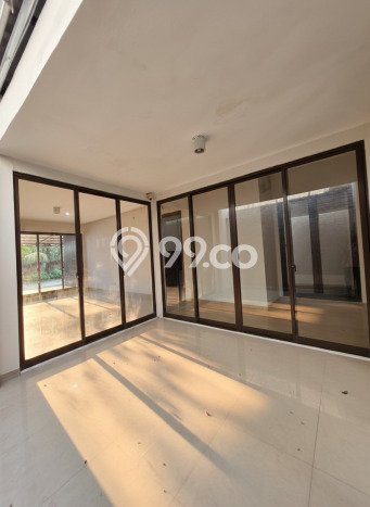 Ready to Use! Premium House LT 171m2 Desain Elegan di BSD Ready to Use! Premium House LT 171m2 Desain Elegan di BSD