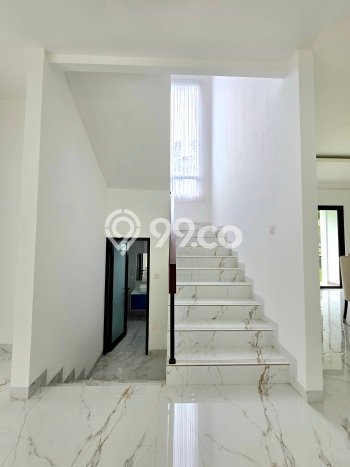 Rumah Elit Modern Tanpa Renovasi di BSD Tangerang Rumah Elit Modern Tanpa Renovasi di BSD Tangerang