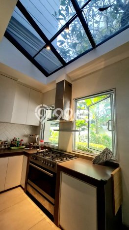Rumah Elit Modern Tanpa Renovasi di BSD Foresta Tangerang Rumah Elit Modern Tanpa Renovasi di BSD Foresta Tangerang