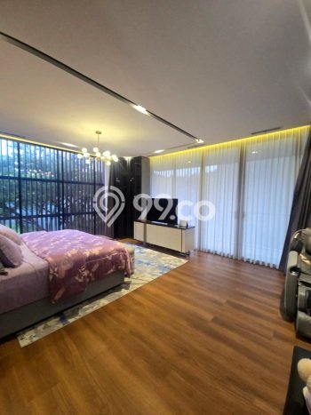 Rumah 5 KT 5 KM Luas Tanah 500m², LB 1000m² di BSD, Tangerang Rumah 5 KT 5 KM Luas Tanah 500m², LB 1000m² di BSD, Tangerang