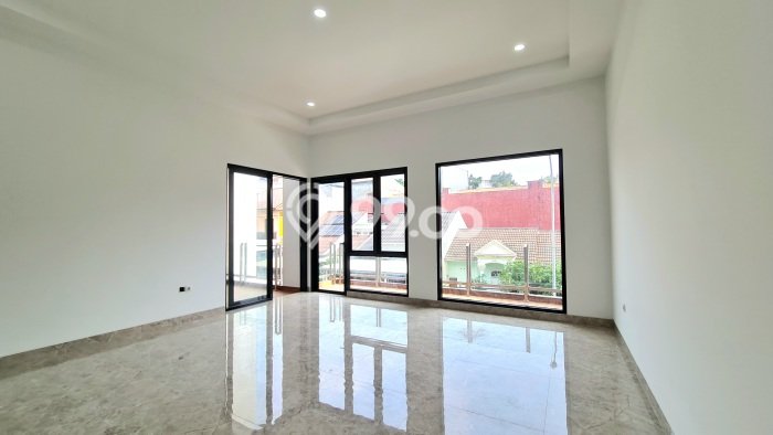 Ready to Use! Luxury House LT 180m2 Desain Modern di BSD Ready to Use! Luxury House LT 180m2 Desain Modern di BSD