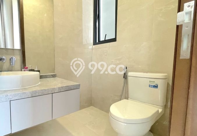 Rumah Elit Modern Tanpa Renovasi di BSD City Tangerang Rumah Elit Modern Tanpa Renovasi di BSD City Tangerang