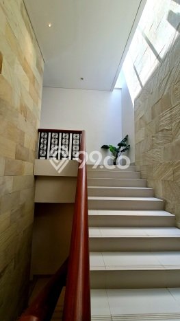 Jual Segera Rumah 4 KT 4 KM di Pusat Kota BSD, Tangerang Jual Segera Rumah 4 KT 4 KM di Pusat Kota BSD, Tangerang