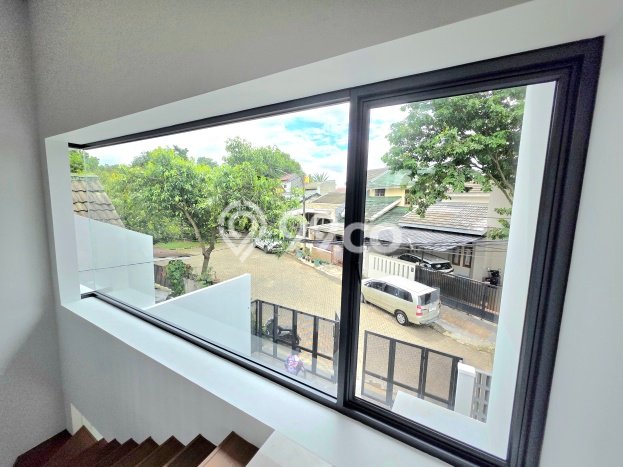Dijual Rumah Premium dengan Fasilitas Sekitar Komplit di BSD, Tangerang Selatan Dijual Rumah Premium dengan Fasilitas Sekitar Komplit di BSD, Tangerang Selatan