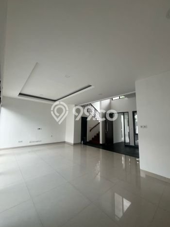 HARGA TERBAIK! Rumah Premium di BSD Green Wich, LT 250m² Bangunan 230m² HARGA TERBAIK! Rumah Premium di BSD Green Wich, LT 250m² Bangunan 230m²