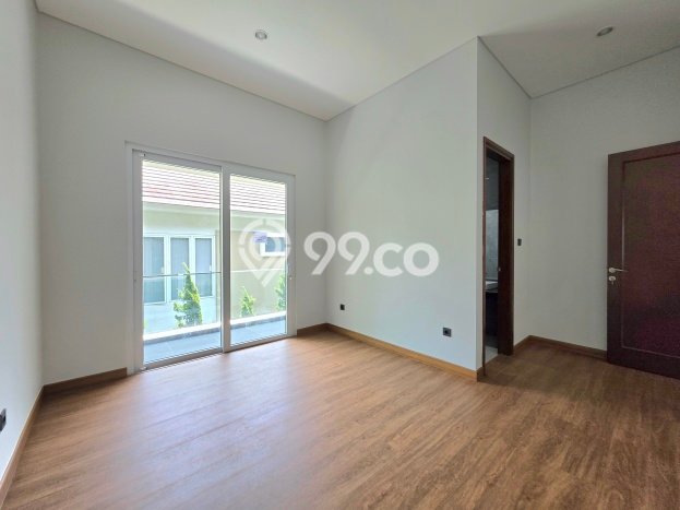Rumah Mewah Dijual LT 212m2 di BSD, Tangerang Selatan Rumah Mewah Dijual LT 212m2 di BSD, Tangerang Selatan