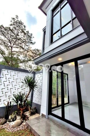 Rumah Luxury Modern Siap Huni di BSD Tangerang Rumah Luxury Modern Siap Huni di BSD Tangerang