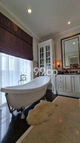Rumah Elit Modern Tanpa Renovasi di Gading Serpong Tangerang Rumah Elit Modern Tanpa Renovasi di Gading Serpong Tangerang